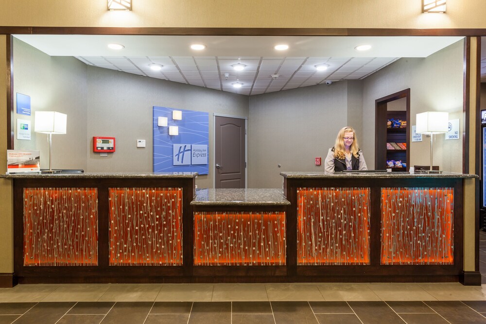 Holiday Inn Express Hotel & Suites Rapid City, an IHG Hotel