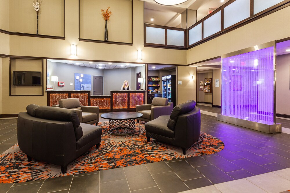 Holiday Inn Express Hotel & Suites Rapid City, an IHG Hotel