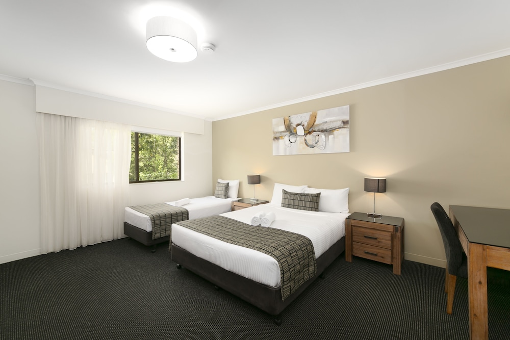 Mt Ommaney Hotel Apartments