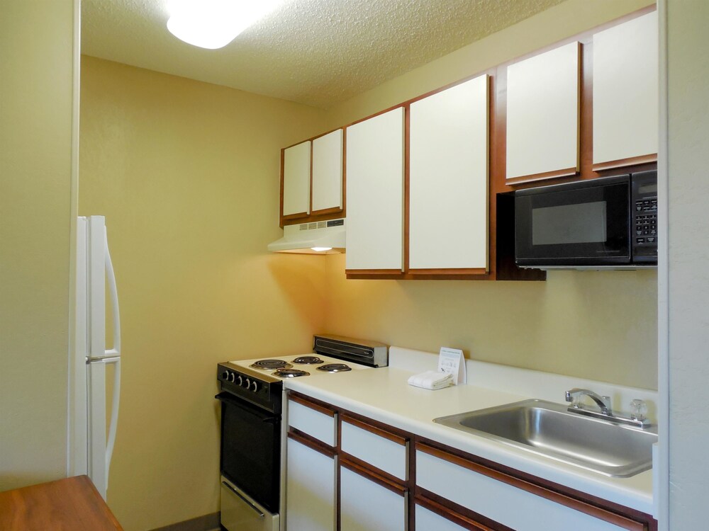 Extended Stay America Suites Ft Lauderdale Cyp Crk NW 6th Wy