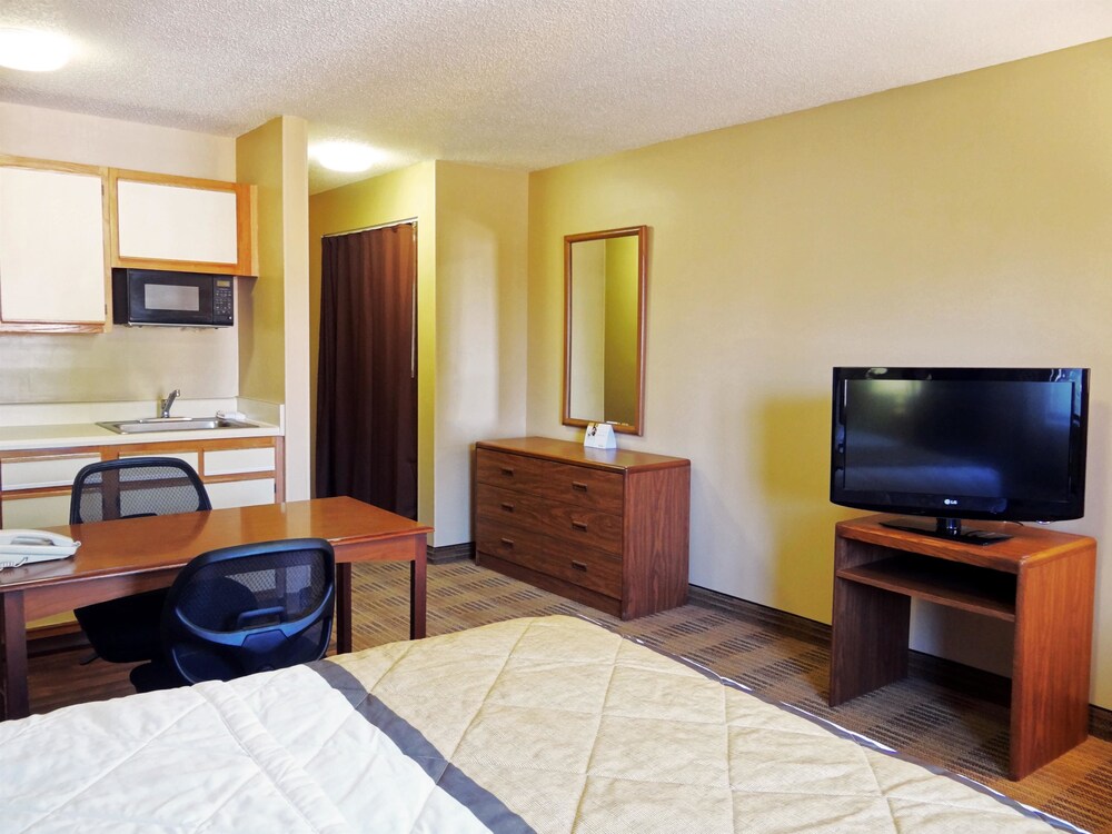 Extended Stay America Suites Ft Lauderdale Cyp Crk NW 6th Wy