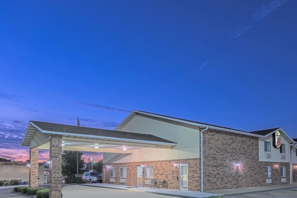 Super 8 by Wyndham Potosi in Potosi, United States