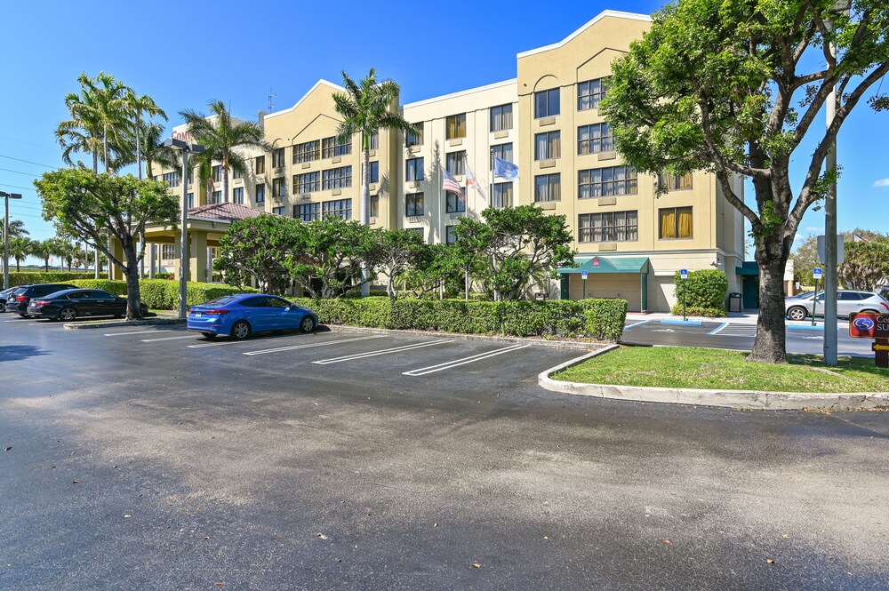 Comfort Suites Miami Kendall in Miami Best Rates & Deals on Orbitz