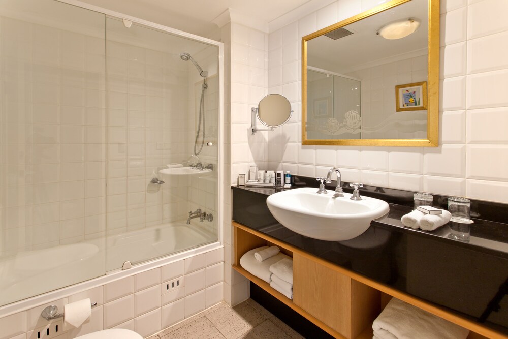 Radisson Hotel & Suites Sydney