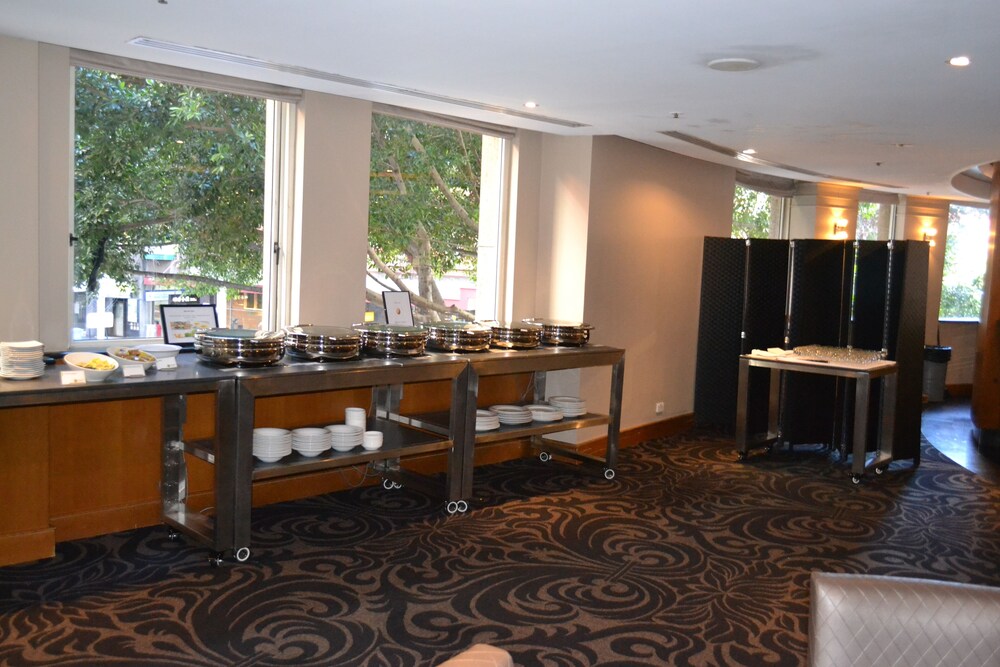 Radisson Hotel & Suites Sydney