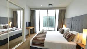 In-room safe, desk, laptop workspace, blackout curtains