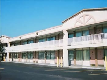 Red Carpet Inn and Suites Scranton