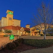 Pet Friendly Hotels Oklahoma City Ok 250 For Travel La Quinta Inn Suites Oklahoma City Nw Expwy