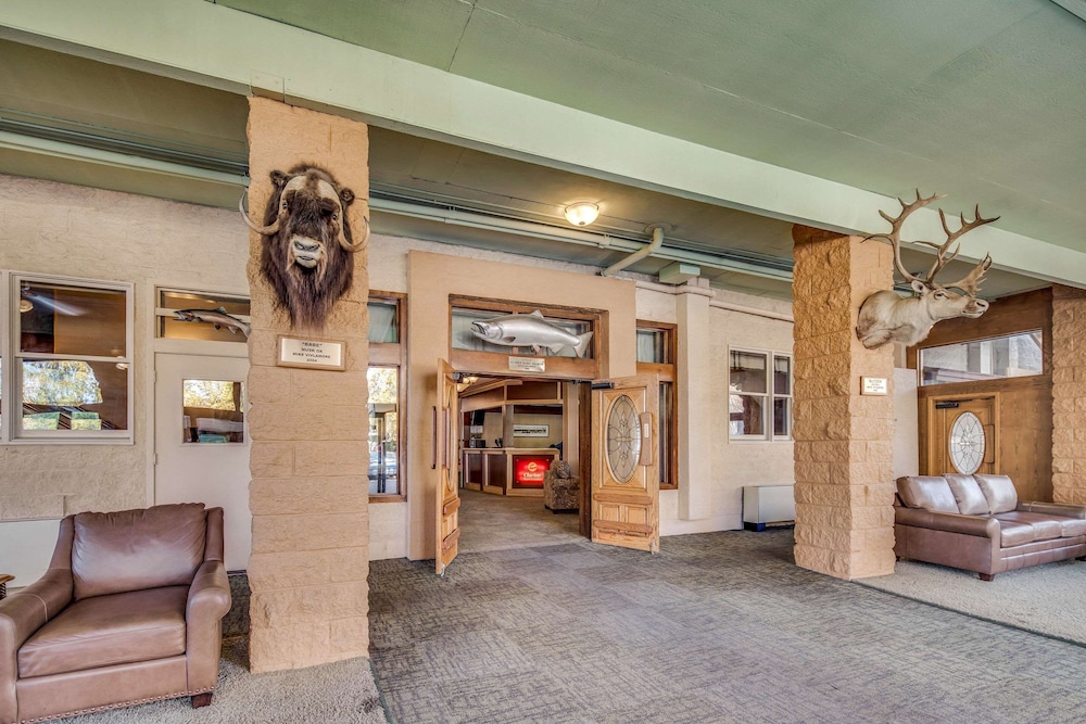 Lobby, Clarion Hotel & Suites Fairbanks near Ft. Wainwright