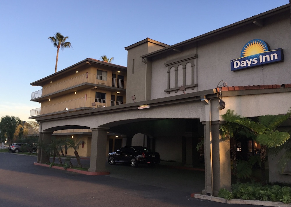 Days Inn by Wyndham Buena Park