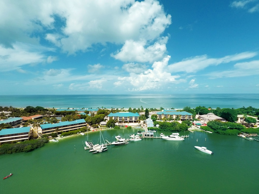 Tween Waters Island Resort & Spa