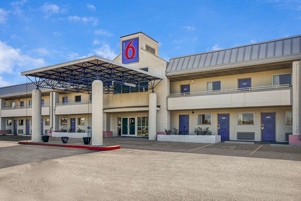 Motel 6 North Ridgeville, OH - Cleveland Intl Airport - N Ridgeville