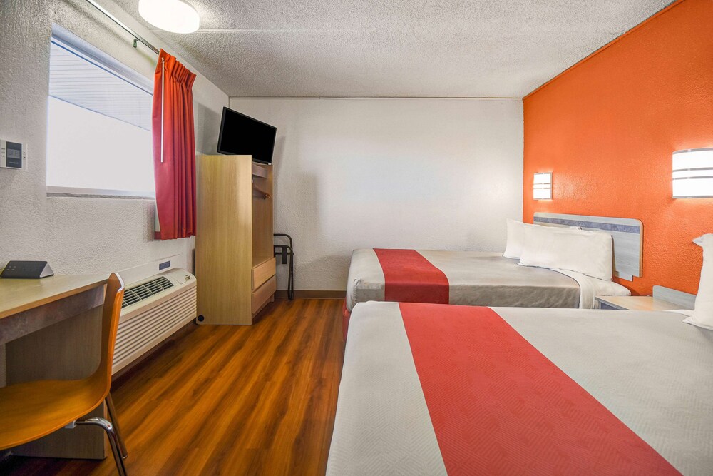 Motel 6 North Ridgeville, OH - Cleveland Intl Airport - N Ridgeville