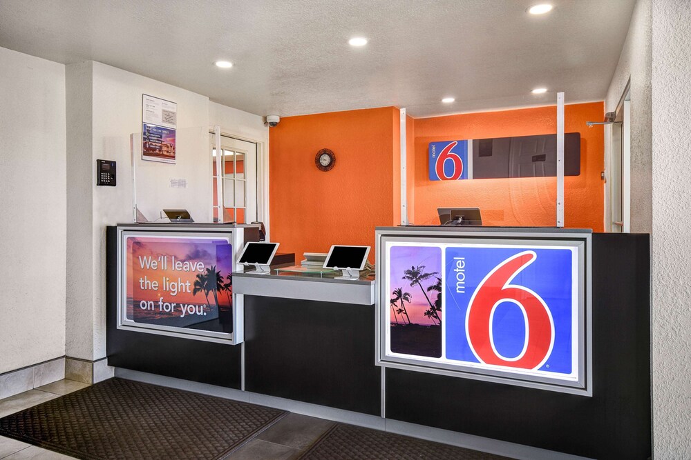 Motel 6 North Ridgeville, OH - Cleveland Intl Airport - N Ridgeville