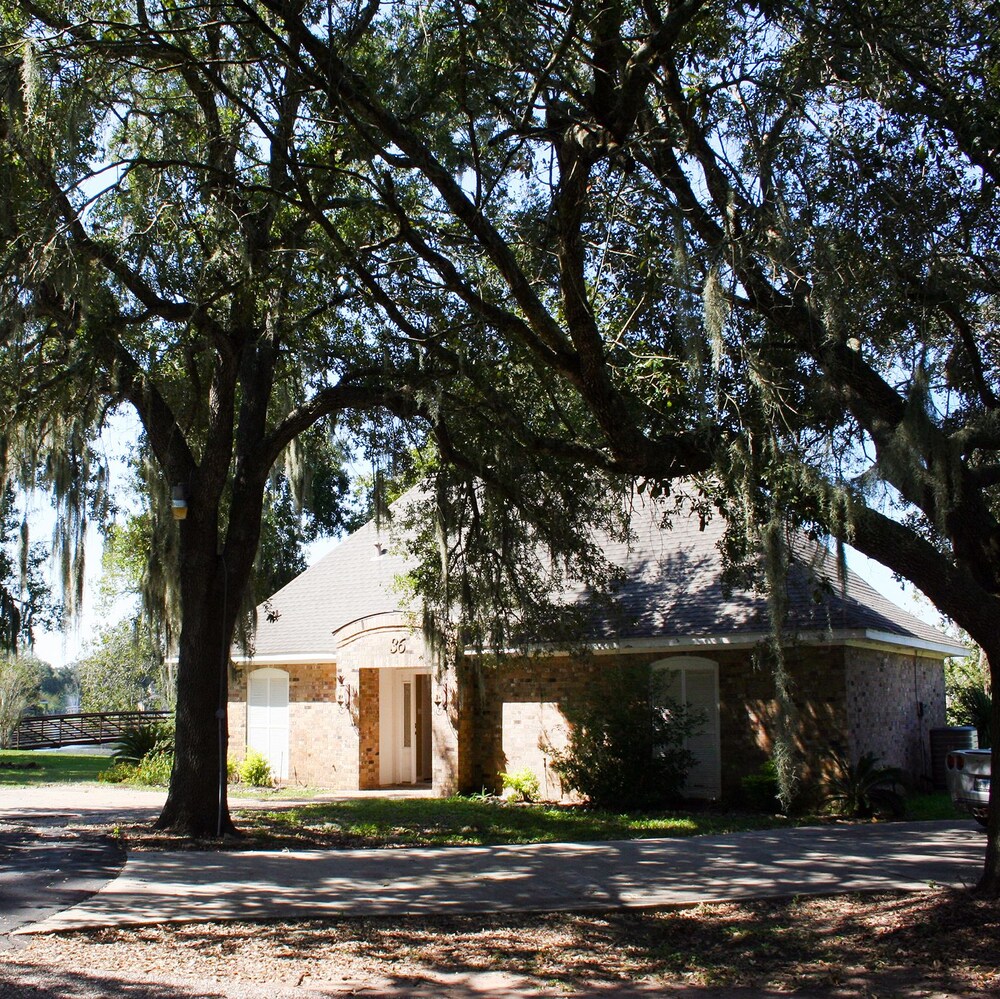 Columbia Lakes Resort and Conference Center in West Columbia, United States