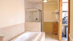 Free cribs/infant beds, rollaway beds, alarm clocks