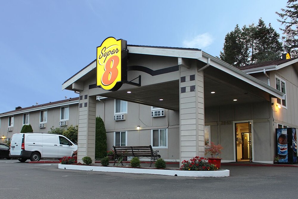 Super 8 Shelton Wa 2943 Northview Circle 98584 Hotel 1 Of 68