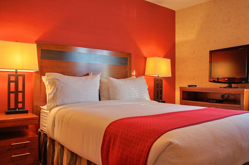 Holiday Inn Hotel And Suites Osoyoos Holiday Inn Hotel And Suites Osoyoos