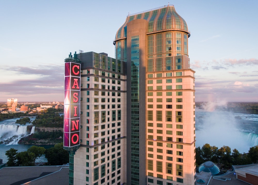Skyline Hotel & Waterpark in Niagara Falls Best Rates & Deals on Orbitz