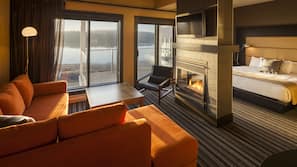 TV, fireplace, iPod dock