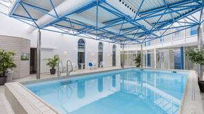 Indendørs pool