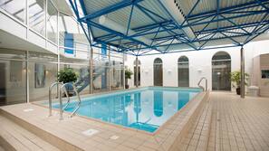 Indendørs pool