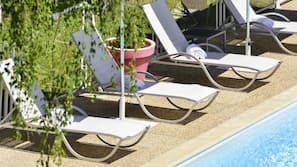 Outdoor pool, pool umbrellas