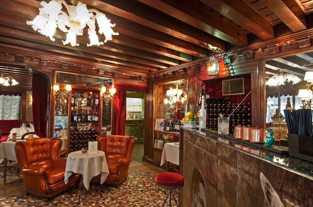 Hotel La Fenice Et Des Artistes 2019 Room Prices 118