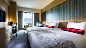 Down comforters, minibar, in-room safe, desk