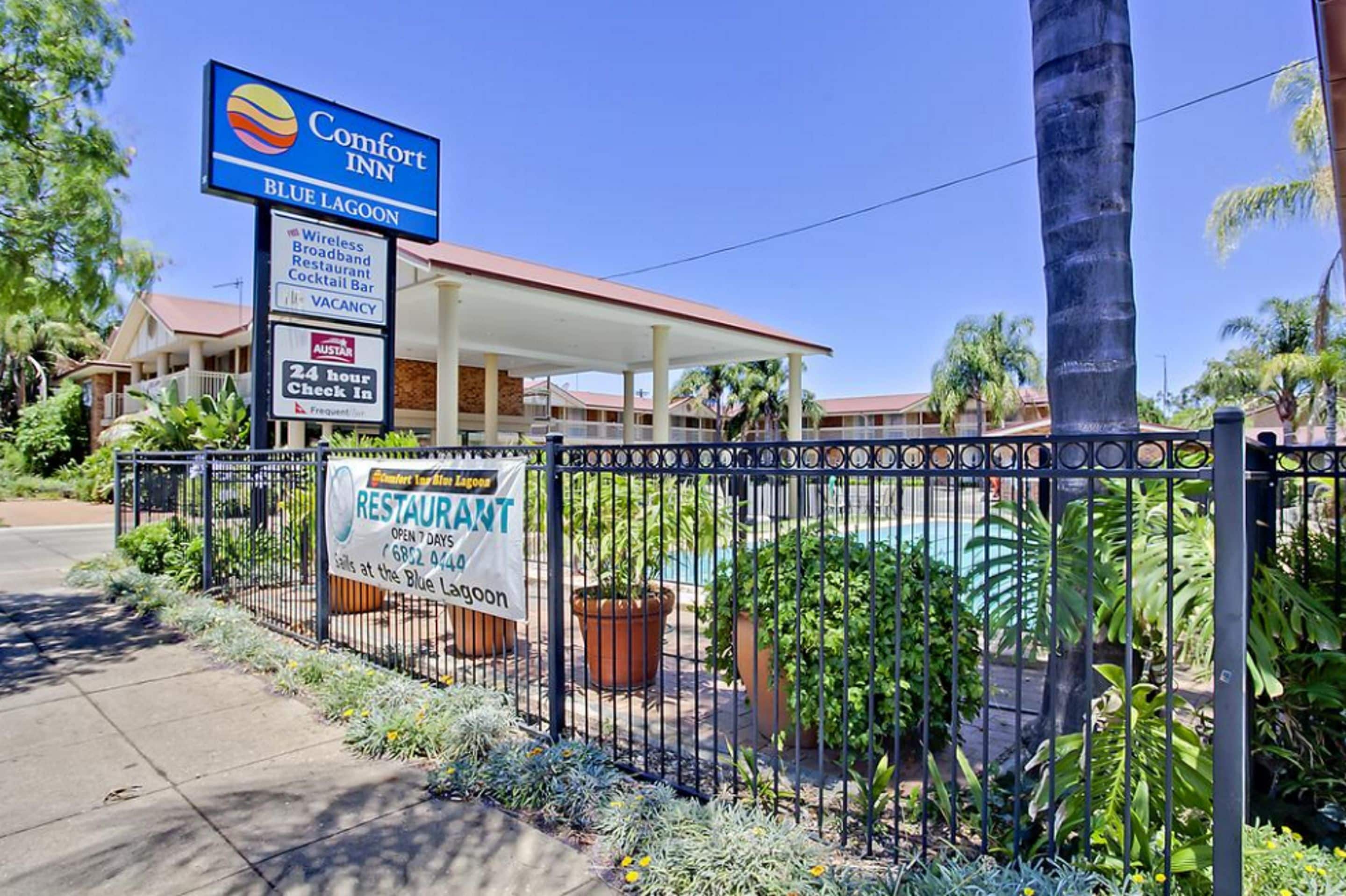 Comfort Inn Blue Lagoon