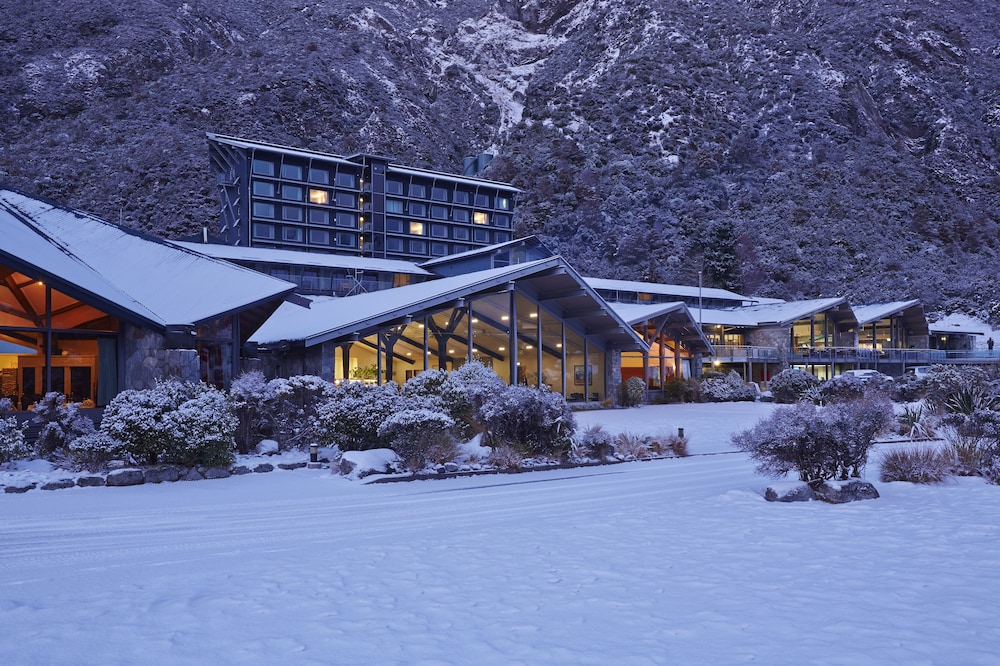 The Hermitage Hotel Mount Cook Mount Cook, NZL Best Price Guarantee lastminute.co.nz The Hermitage Hotel Mount Cook Mount Cook, NZL Best Price Guarantee lastminute.co.nz