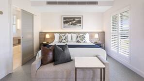 Minibar, in-room safe, iron/ironing board, free WiFi