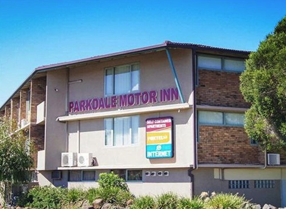 Front of property, Parkdale Motor Inn