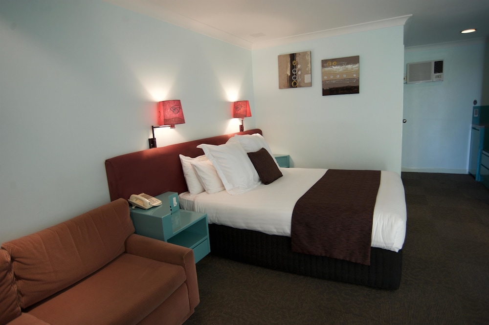 SureStay Hotel by Best Western The Clarence on Melville 