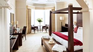 In-room safe, desk, iron/ironing board, free WiFi