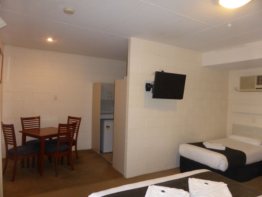 Hilltop Motel: AU$125 Deals & Reviews (Broken Hill, AUS) | Wotif