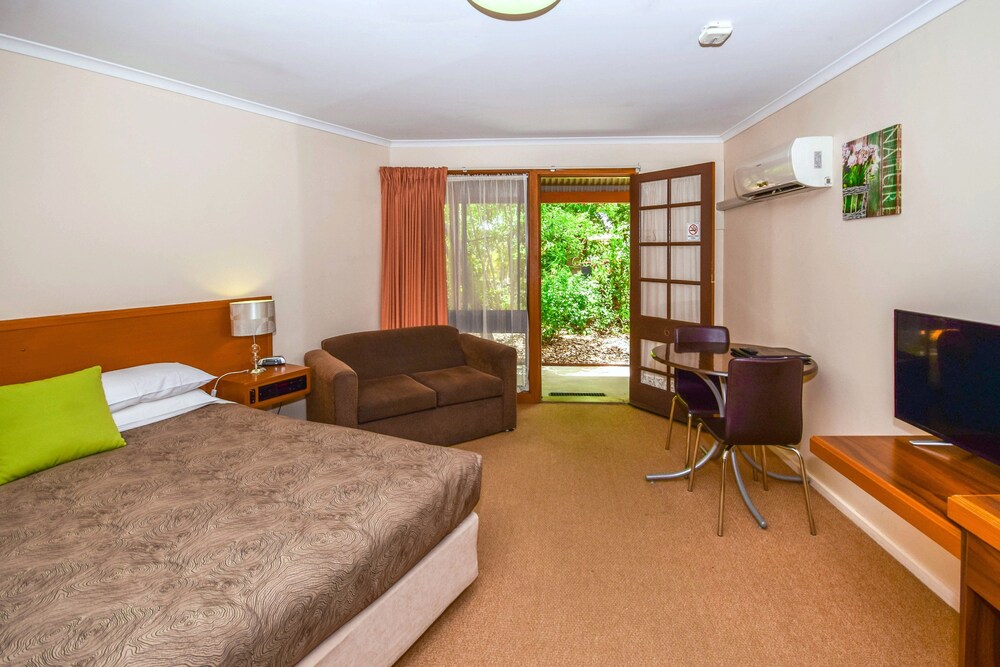River Country Inn