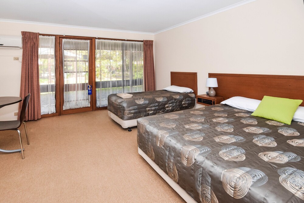 River Country Inn