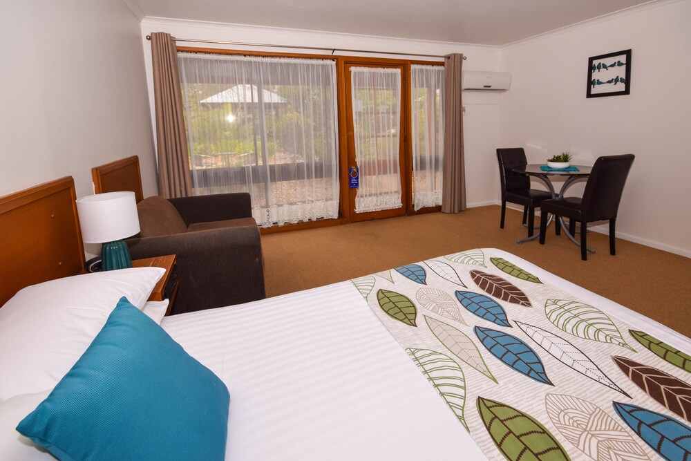 River Country Inn