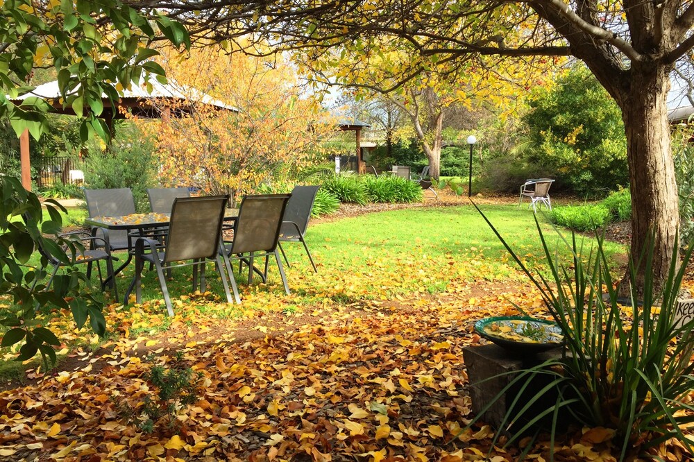 Garden, River Country Inn