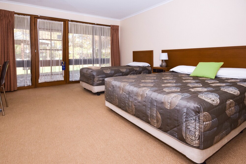 River Country Inn
