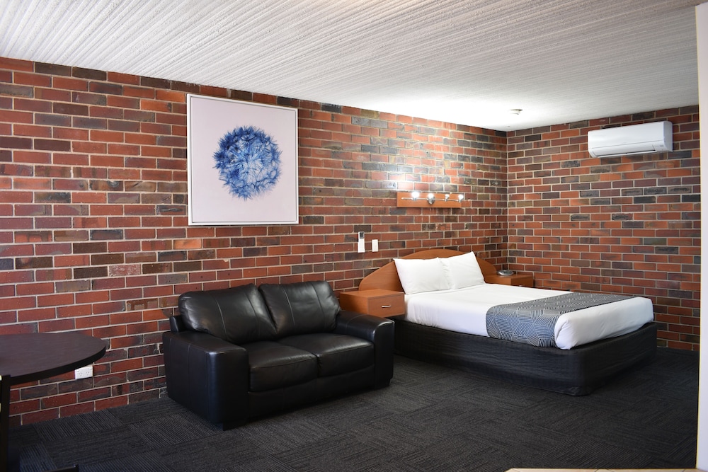 Townhouse Motor Inn
