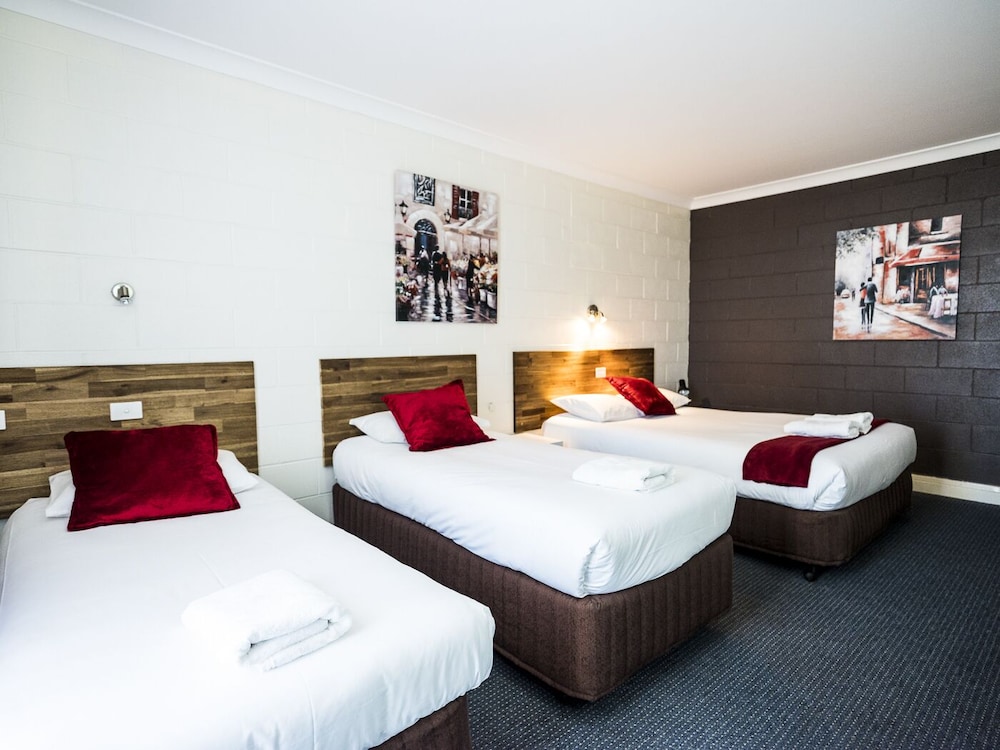 Plainsman Motel