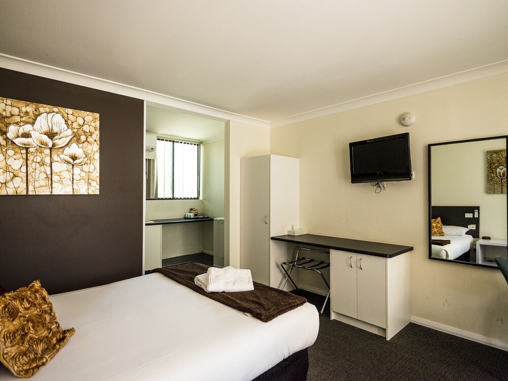 Plainsman Motel