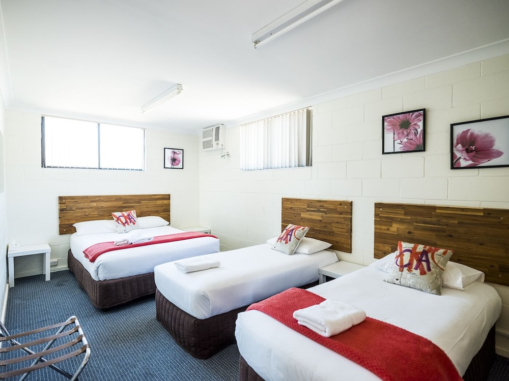 Plainsman Motel