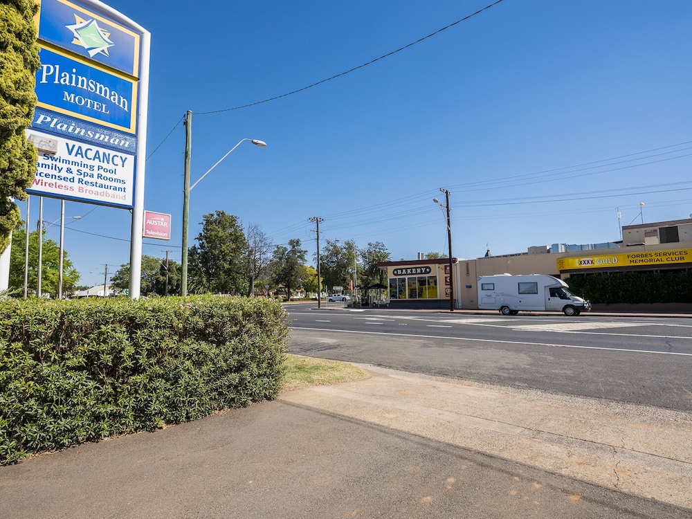 Plainsman Motel