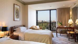 Premium bedding, down duvet, minibar, in-room safe
