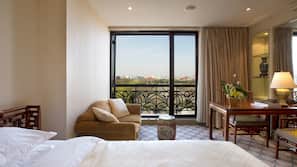 Premium bedding, down duvet, minibar, in-room safe