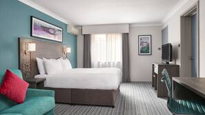 Desk, iron/ironing board, free WiFi, linens