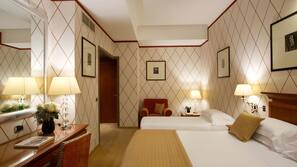 1 chambre, minibar, coffre-forts dans les chambres, bureau